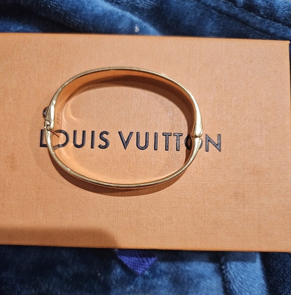 Louis Vuitton Gold Bracelet Size Small - Picture 3 of 4